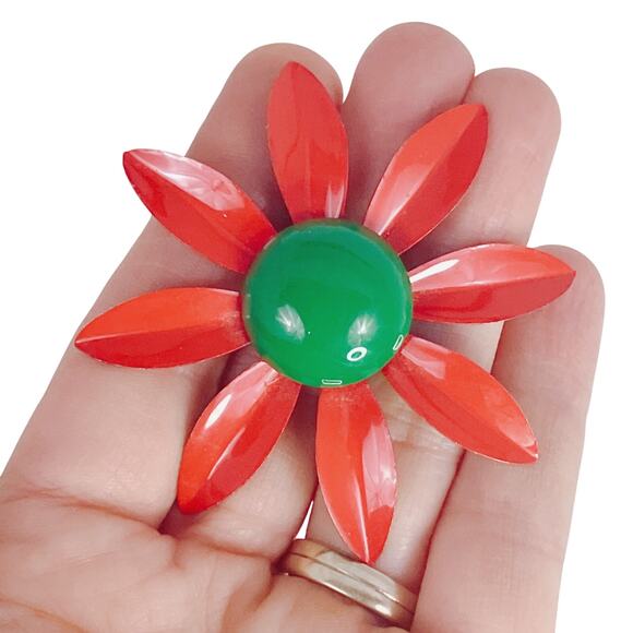 Vintage 1960s Brooch Red Green Enamel Flower  Mid Century Mod Retro Kitschy Pin - Picture 5 of 13